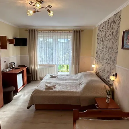 Hotell Ostrzycka Goscina U Maryli *